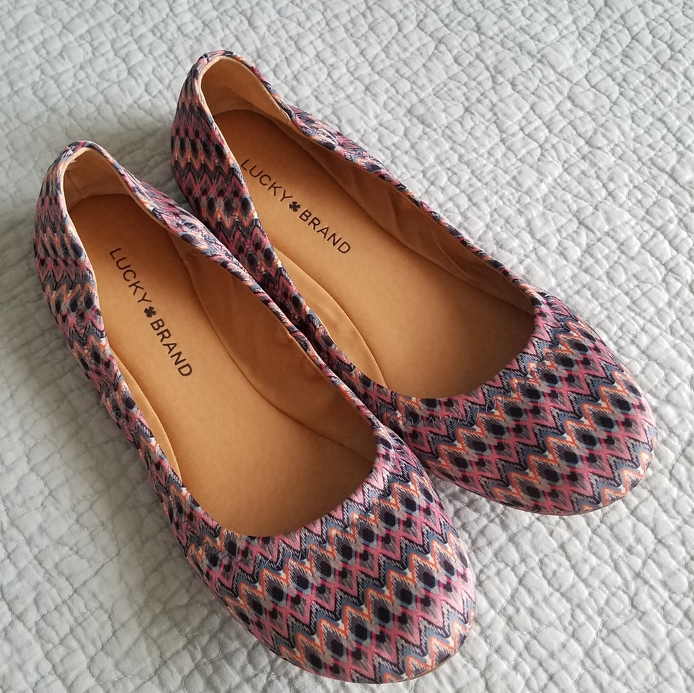 Lucky Brand Emmie flats 8.5 satin multi zigzag